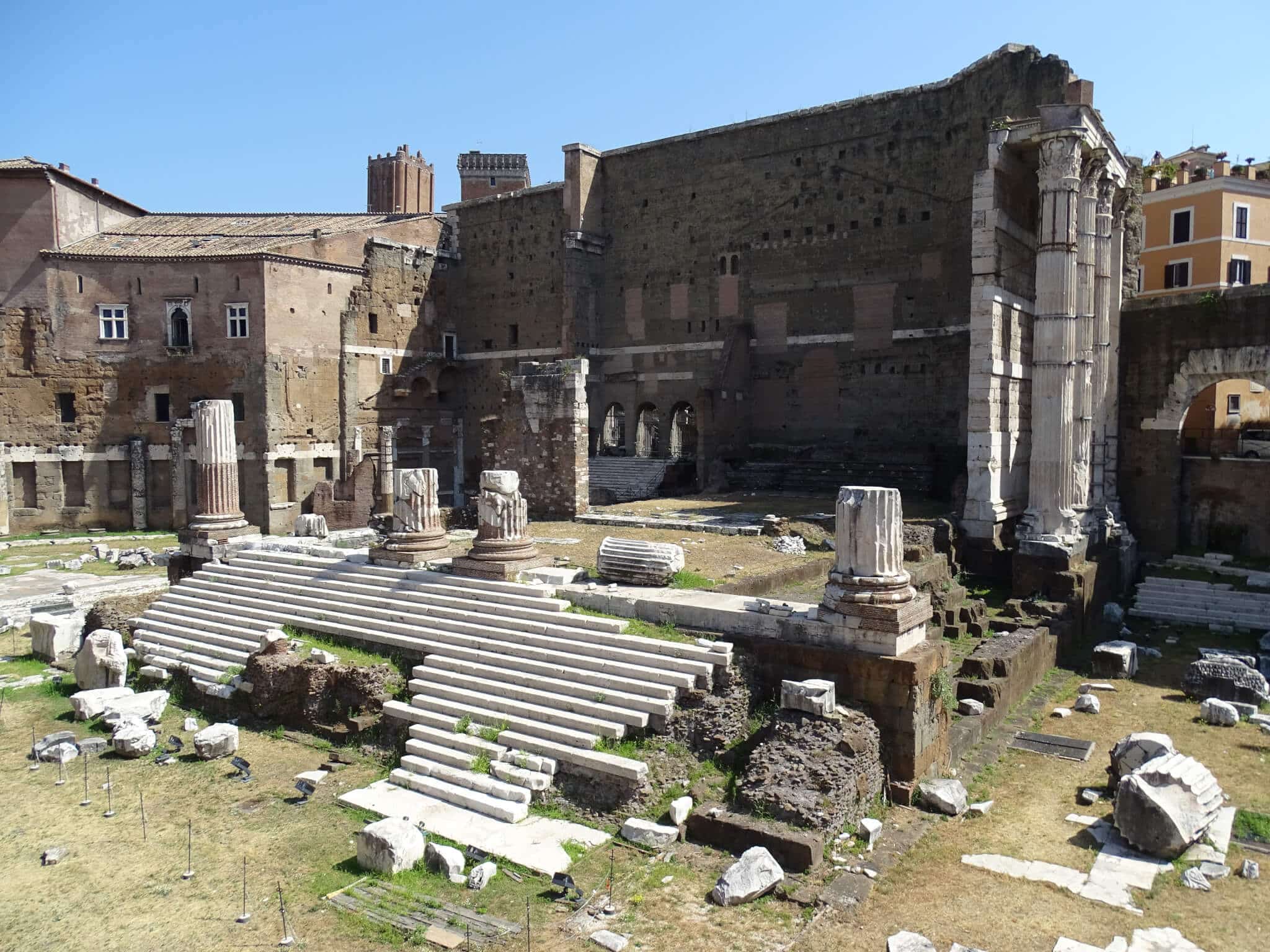 The Roman Forum, an important thing to do in Rome.