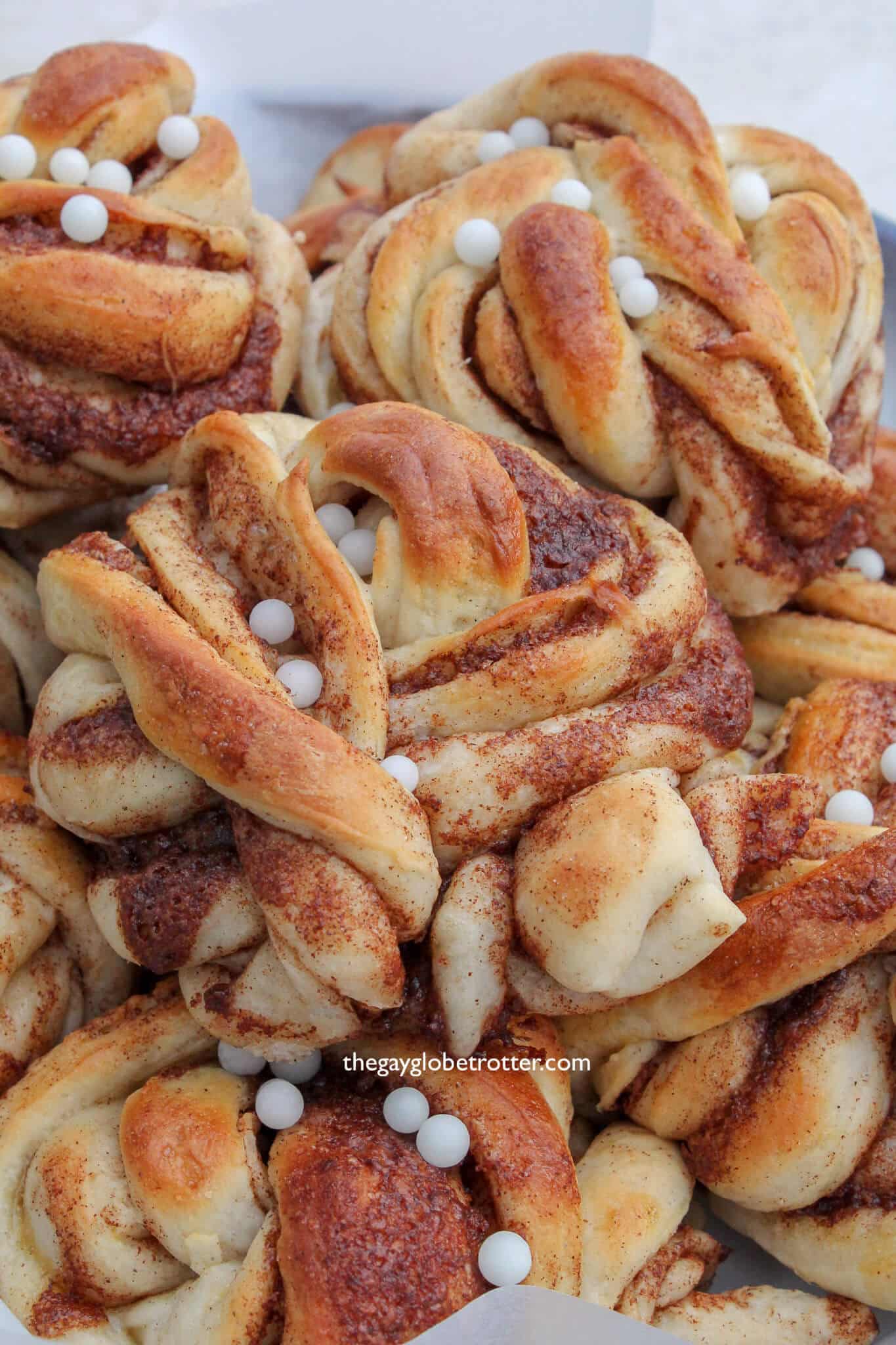 Swedish Cinnamon Buns (Kanelbullar) - The Gay Globetrotter