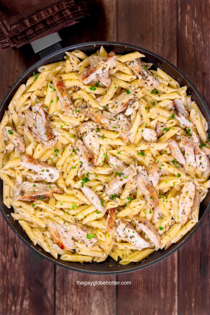 Creamy Chicken Pesto Pasta The Gay Globetrotter
