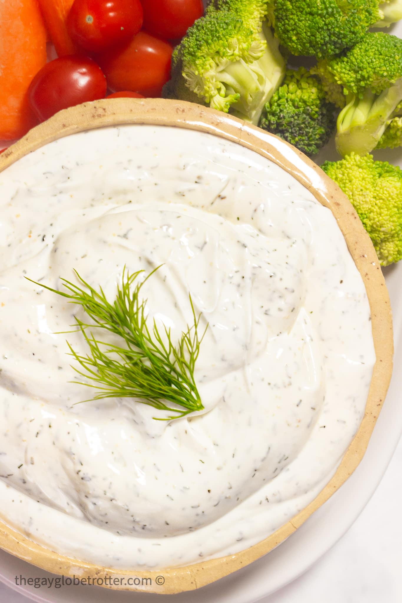 Creamy Creamy Dill Dip {Just 5 Ingredients!} - The Gay Globetrotter